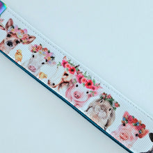 Load image into Gallery viewer, Animals with Leipo'o (Wreaths) - Key Chain Fob with Your Choice of Rose Gold, Yellow Gold or Silver Hardware