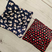 Load image into Gallery viewer, Cows and Apples - Reversible 100% Cotton Bowl Cozy