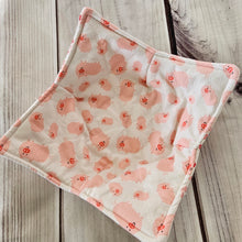 Load image into Gallery viewer, Pig Mommy Baby - 100% Cotton Bowl Cozy