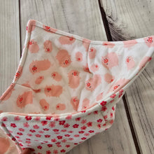 Load image into Gallery viewer, Pig Mommy Baby - 100% Cotton Bowl Cozy
