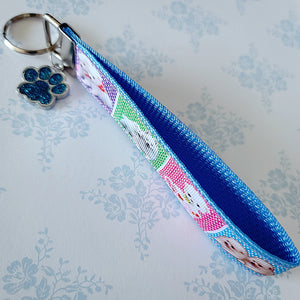 White Samoyed Eskimo White Fluffy Dog & Puppies Key Chain Fob with Enameled Paw Print Charm