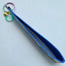 Load image into Gallery viewer, Sea Animal Key Chain Fob with Turtles Dolphins Starfish &amp; Whales includes Dolphin or Turtle Charm
